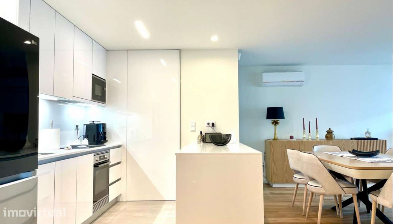 Apartamento T3 com amplo terraço à venda na Madalena em Vila Nova de - Grande imagem: 3/6