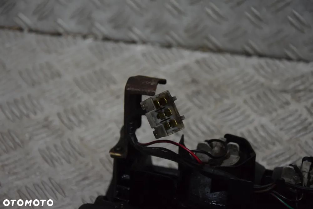 NISSAN NAVARA D22 LAMPA LEWA TYŁ - 7