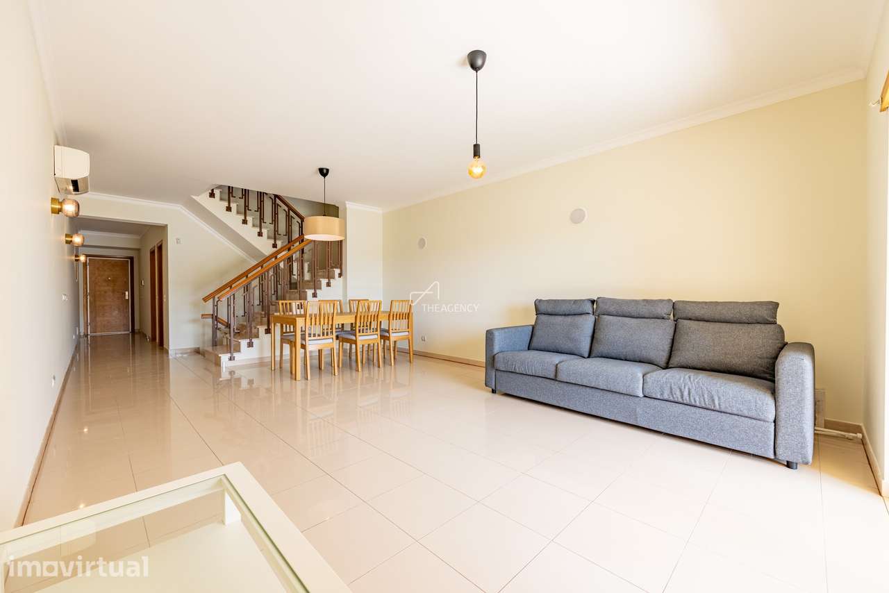 Moradia T4 em Condomínio Fechado com Piscina, Terraços e Garagem - Grande imagem: 3/42