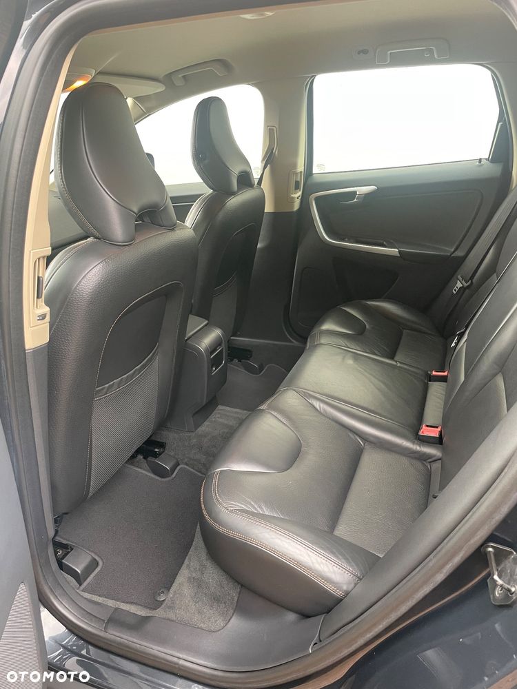 Volvo XC 60 2.4D AWD Summum - 12