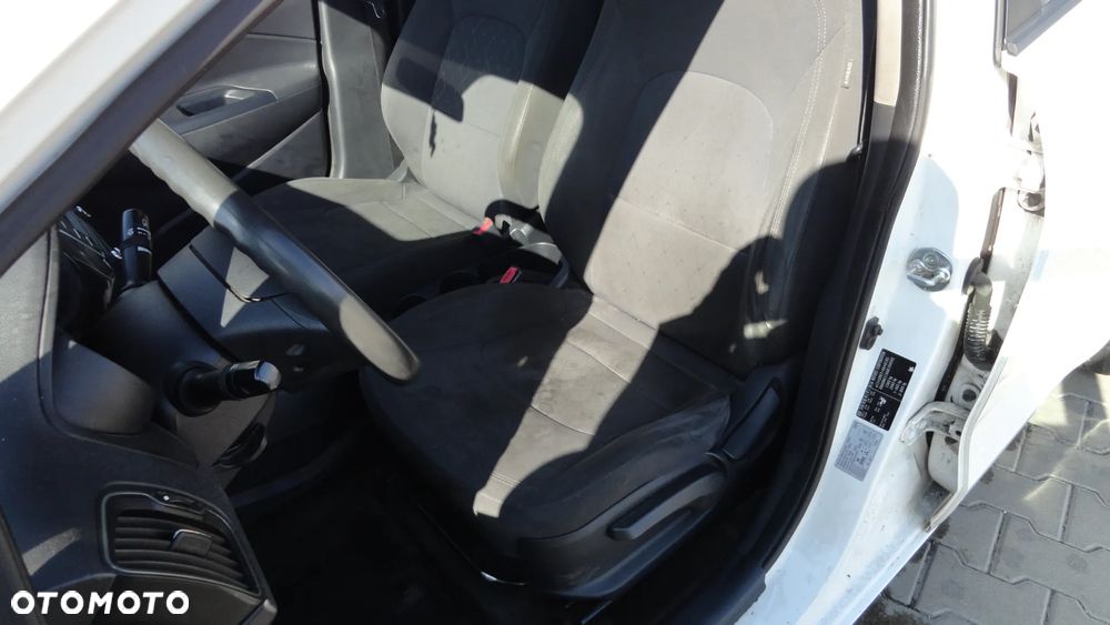Kia Rio 1.2 L - 7