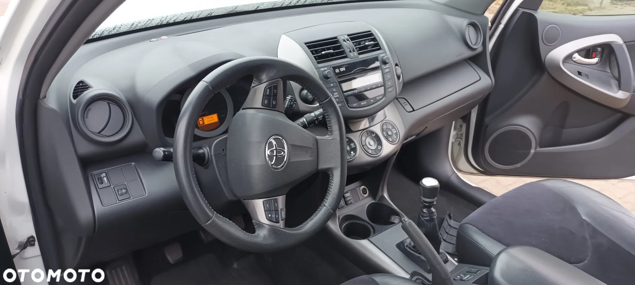 Toyota RAV4 2.2 D-4D Premium - 12