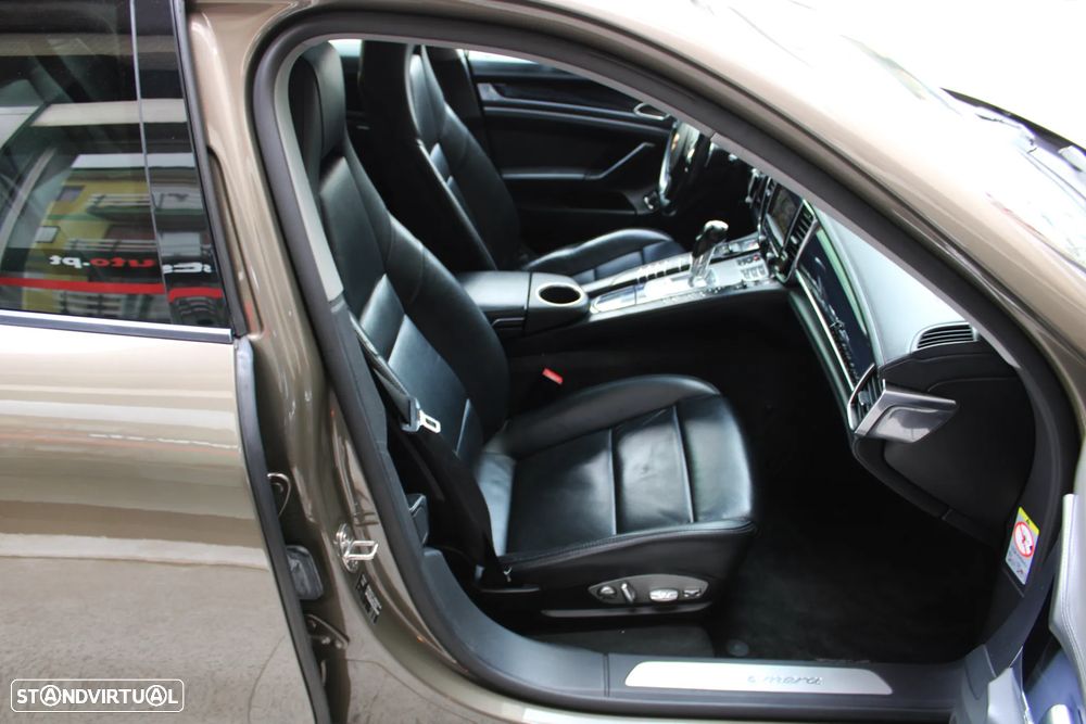 Porsche Panamera 3.0 V6 - 8