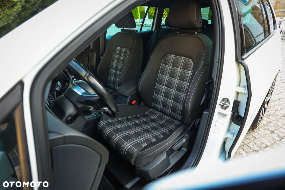 Volkswagen Golf GTD 2.0 TDI SCR DSG - 23