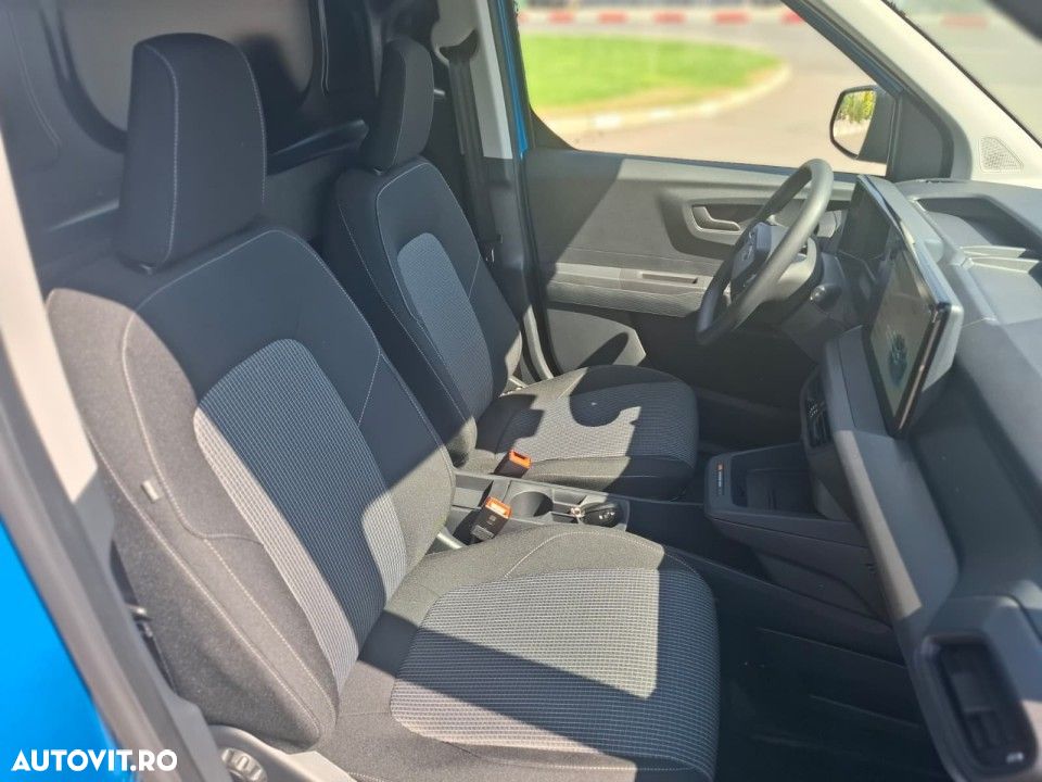 Ford Transit Courier - 12