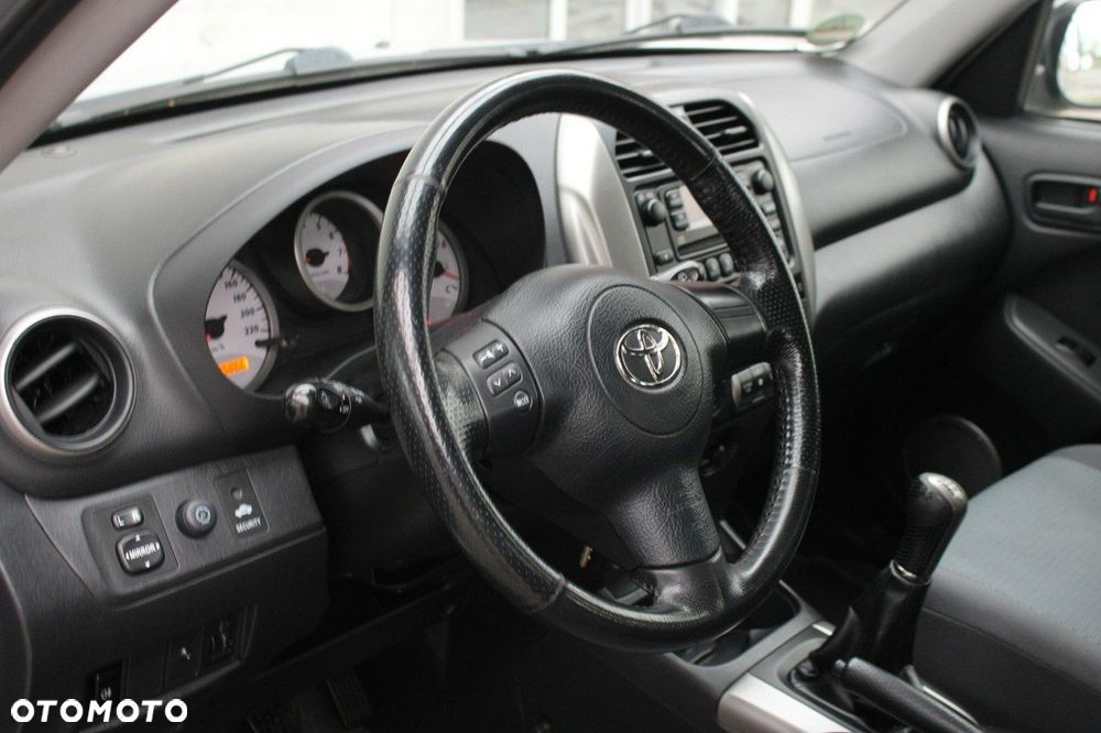 Toyota RAV4 2.0 VVT-i 4x4 - 22