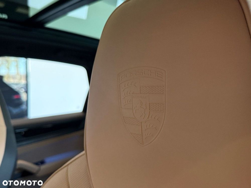 Porsche Cayenne - 12