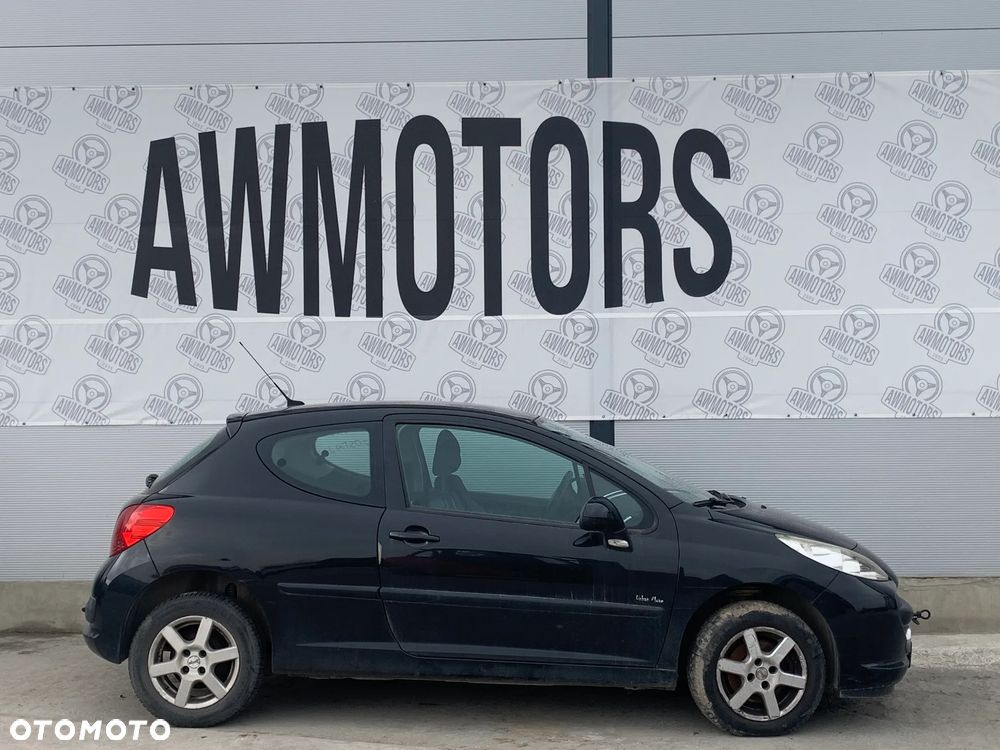 PEUGEOT 207 2008 *SAMOCHÓD NA CZĘŚCI* 4539 MASKA, LAMPA, DRZWI, LUSTERKO, ZDERZAK, GRILL, BŁOTNIK, KLAPA, BELKA, DESKA, FOTELE, KANAPA, ĆWIARTKA KIEROWNICA, TARCZE, ZACISKI, ZAWIESZENIE, KOMPLETNY PRZÓD, KOMPLETNY TYŁ, LICZNIK, ZEGARY, PRAWE LEWE PRZÓD TYŁ - 3