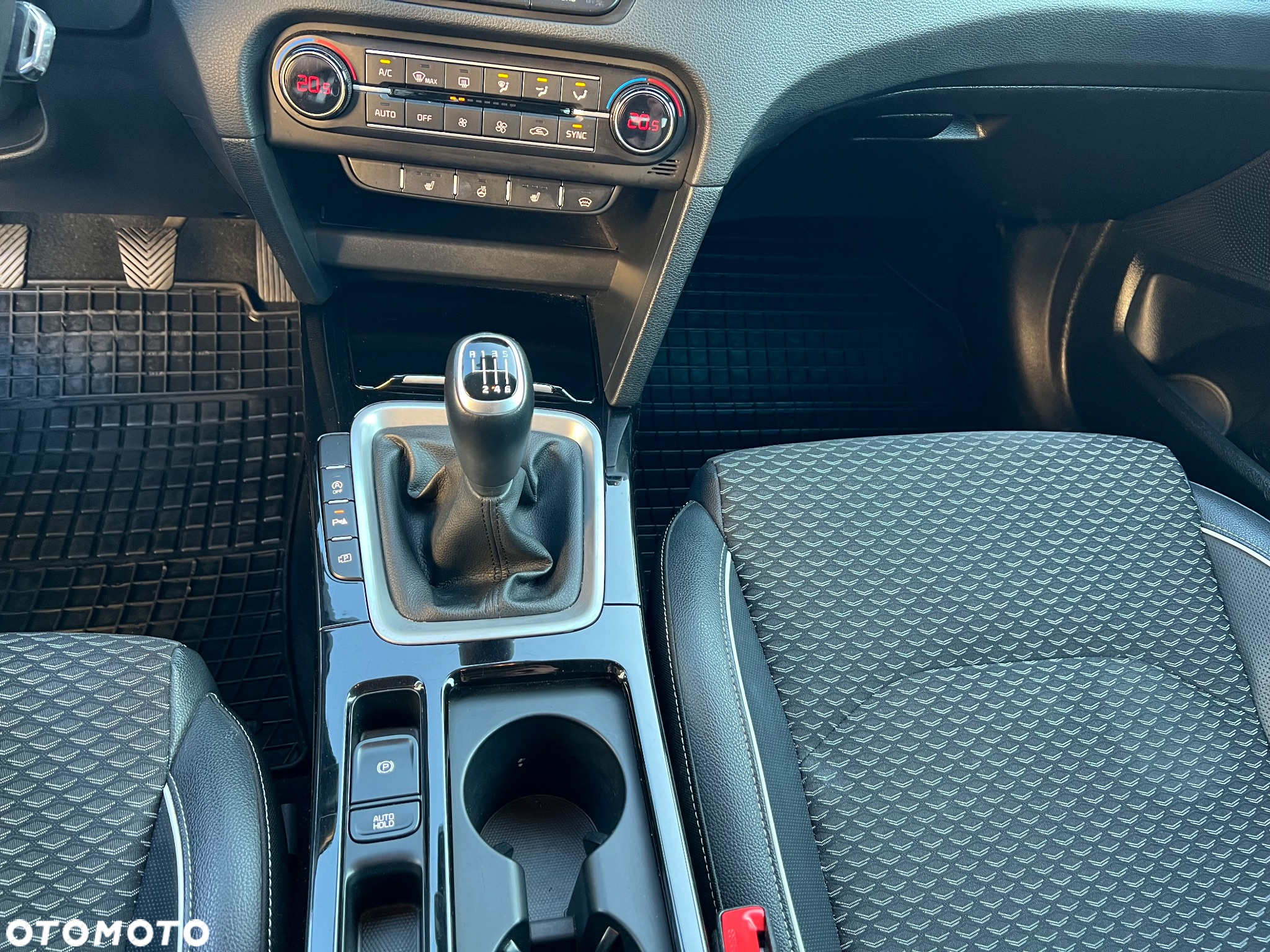 Kia Ceed 1.5 T-GDI L - 19