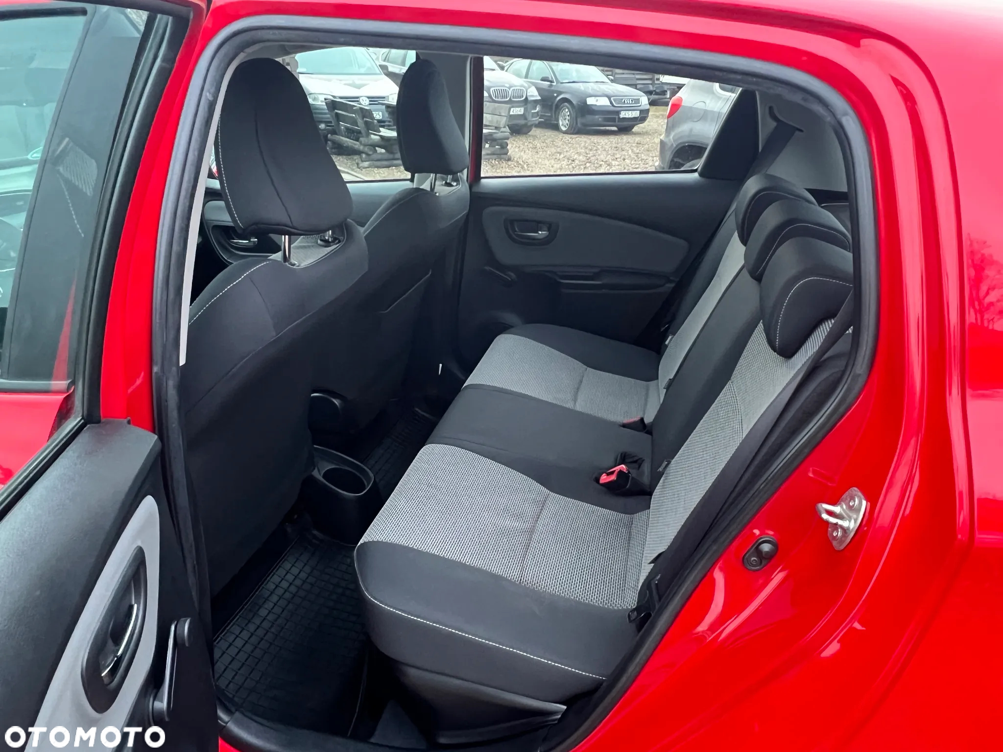 Toyota Yaris - 24