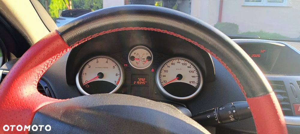 Peugeot 207 - 16