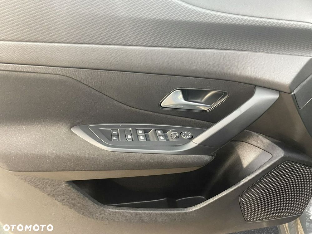 Peugeot 308 1.5 BlueHDi Active Pack S&S EAT8 - 16