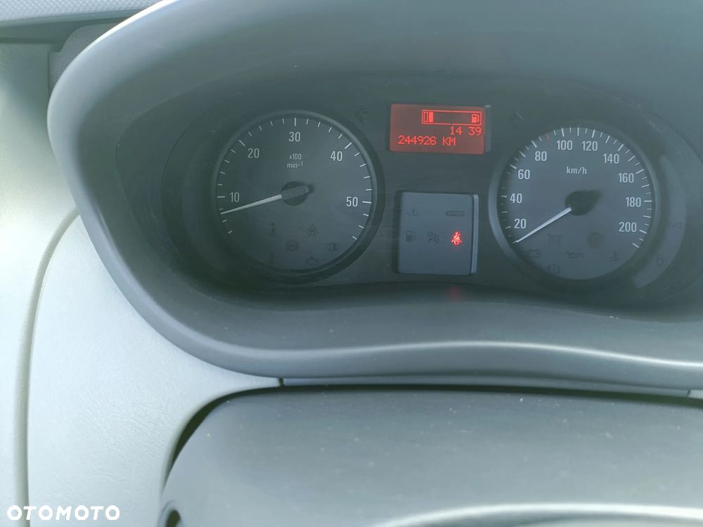 Opel Vivaro - 20