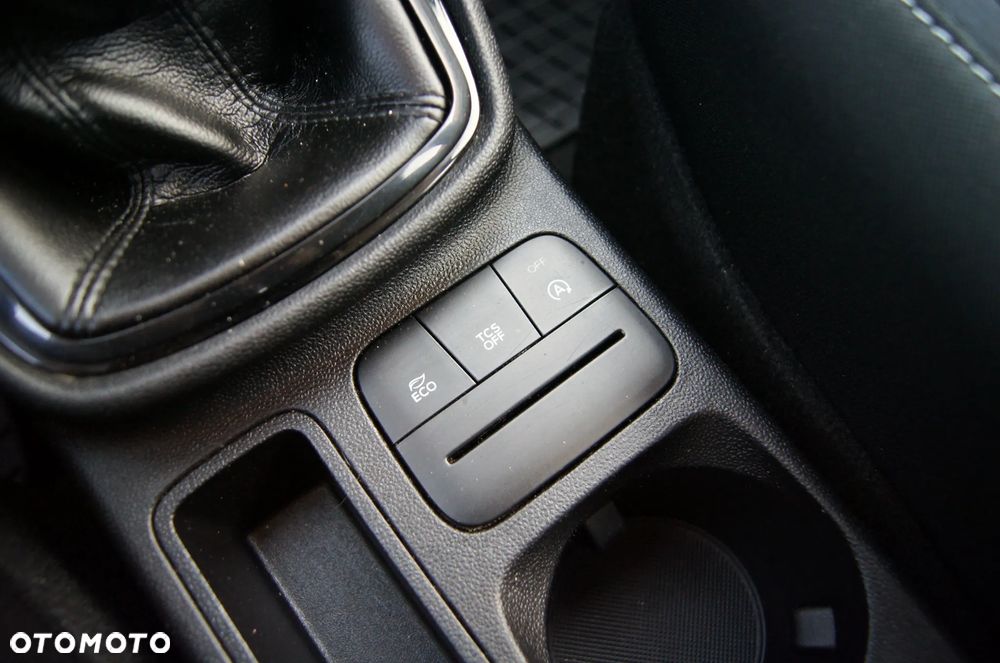 Ford Fiesta 1.5 TDCi SYNC Edition - 24