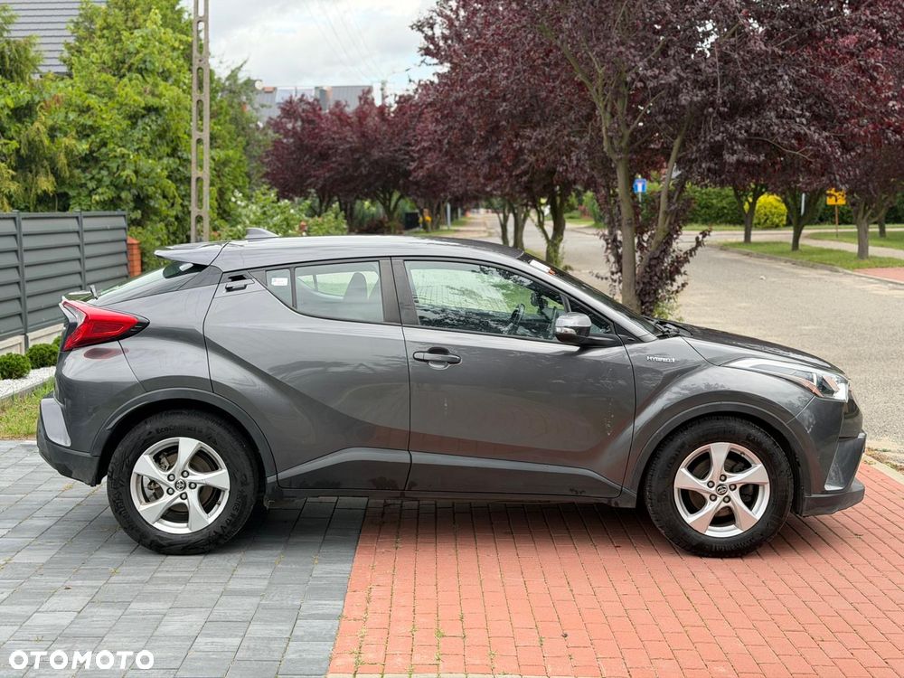 Toyota C-HR Business-Edition - 4