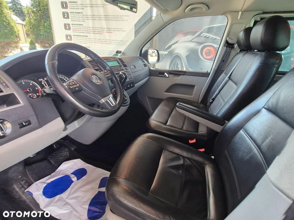 Volkswagen Caravelle - 25
