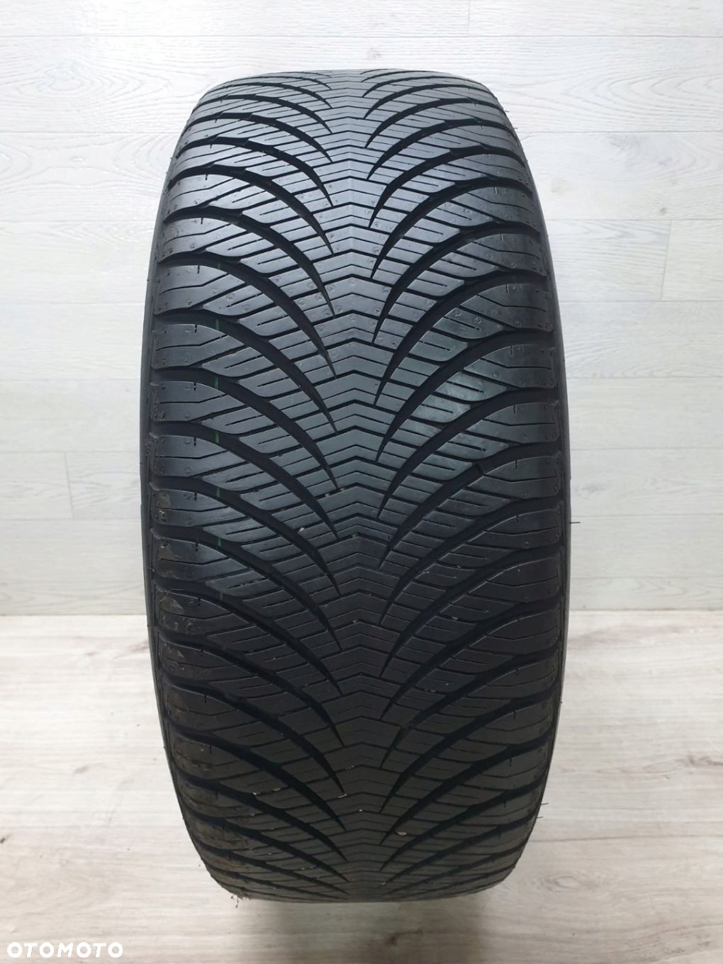 Opona całoroczna Goodyear Vector 4SEASONS GEN-2 225/55R17 97 V - 1