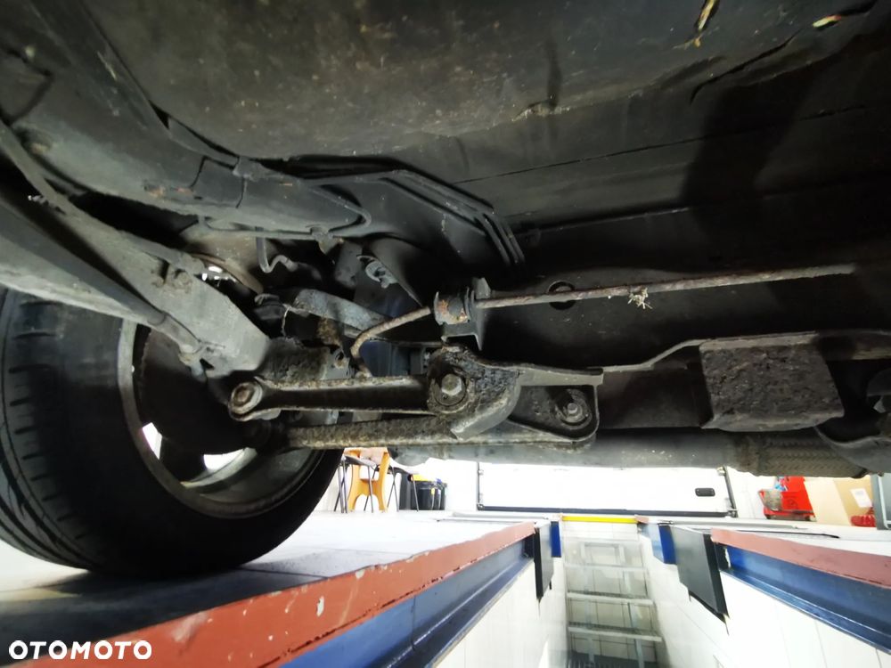 Mitsubishi 3000GT - 16