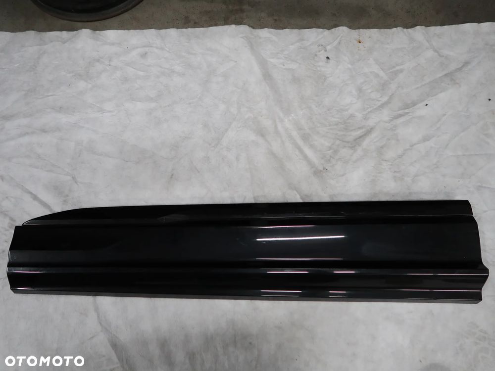 Listwa Drzwi Audi Q7 4M0853959N czerwona /Grafitowa - 1