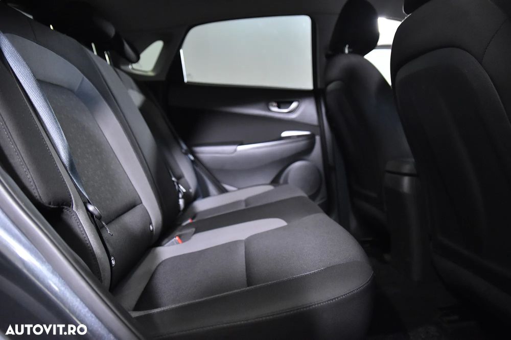 Hyundai KONA - 13
