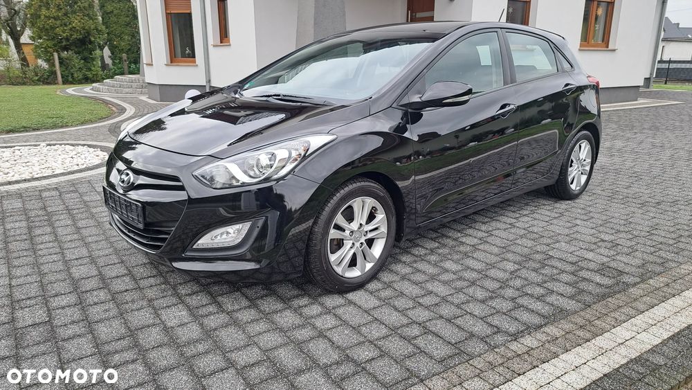 Hyundai i30 blue 1.6 CRDi Style - 1