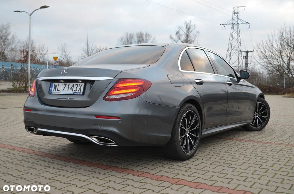 Mercedes-Benz Klasa E 300 9G-TRONIC AMG Line - 4