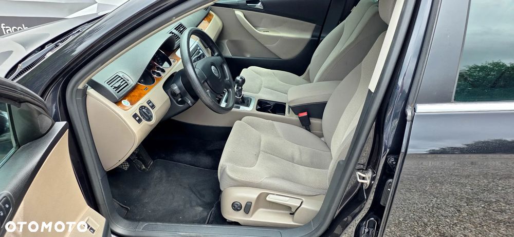 Volkswagen Passat Variant 1.8 TSI Comfortline - 17
