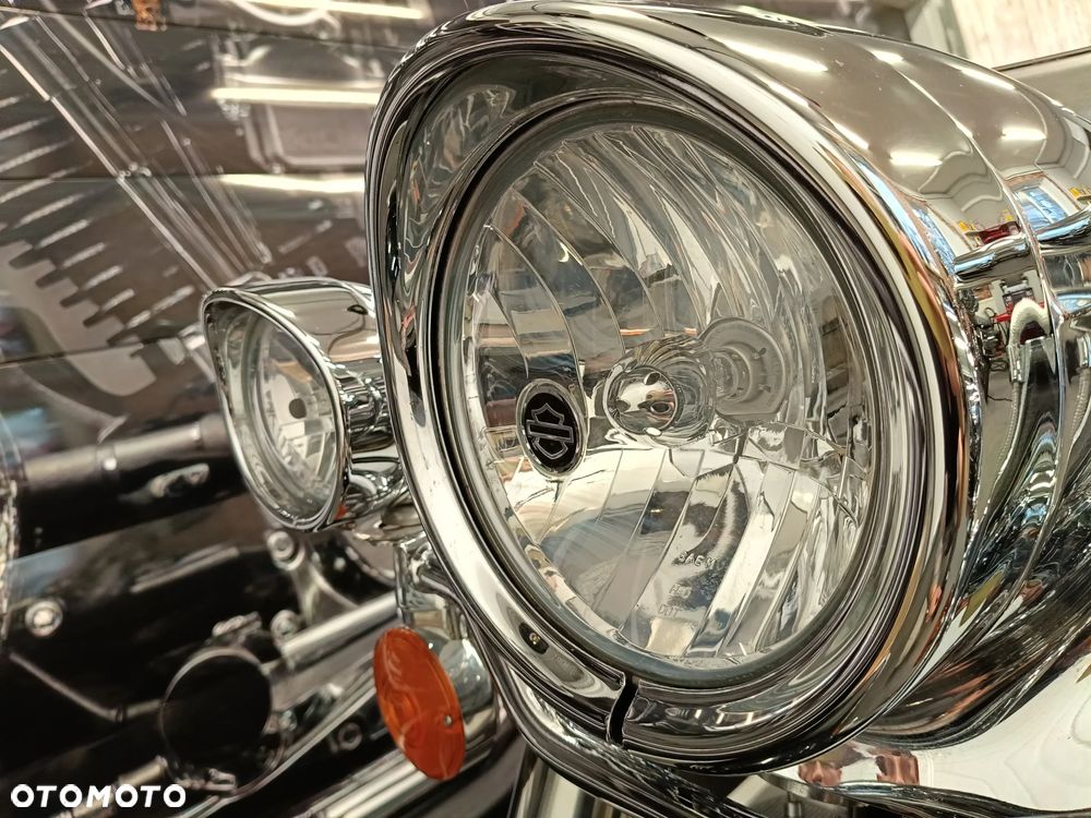 Harley-Davidson Touring Road King - 11