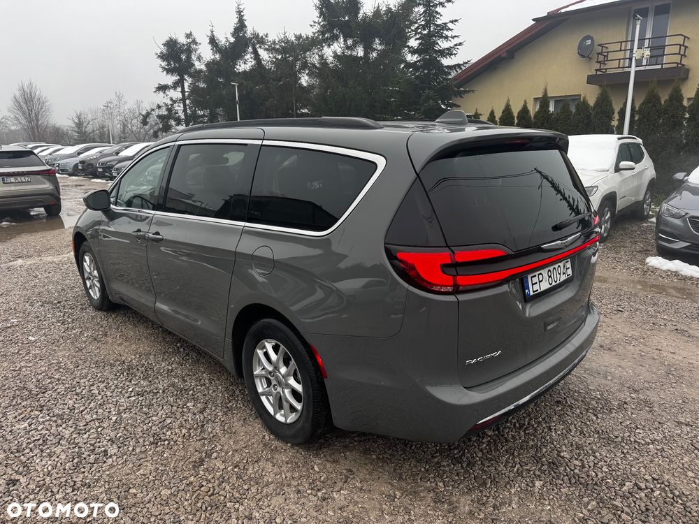 Chrysler Pacifica - 15