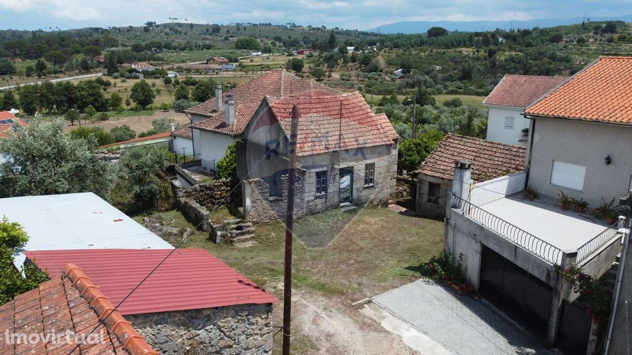 Moradia T2 para venda - Grande imagem: 2/24