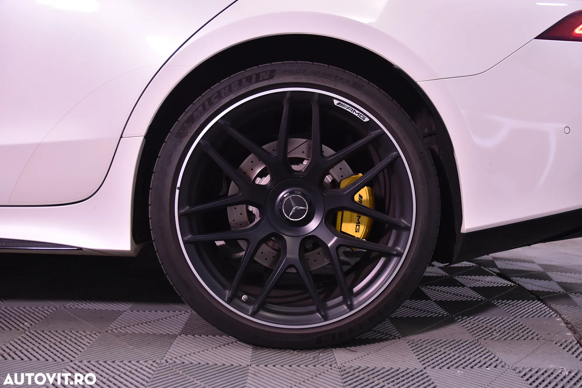 Mercedes-Benz AMG GT 43 4MATIC+ - 13