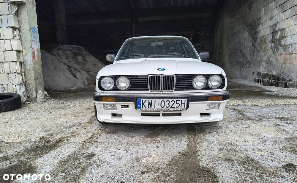 BMW Seria 3 325e - 4