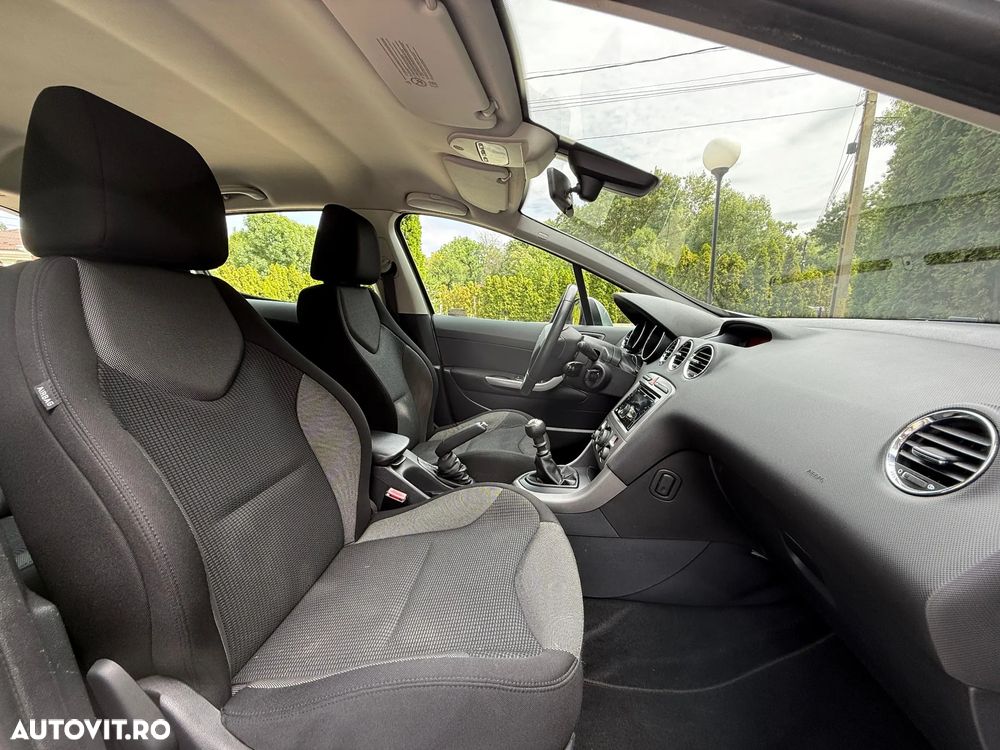 Peugeot 308 155 THP Premium - 5