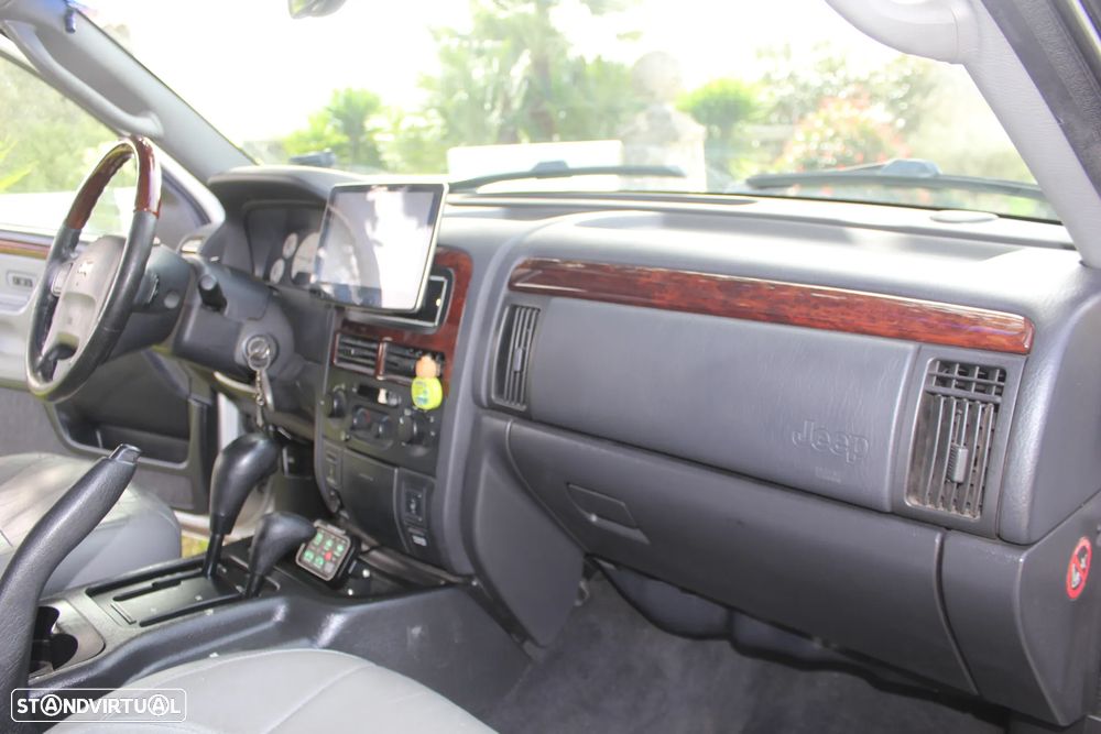 Jeep Grand Cherokee 2.7 CRD Overland - 29