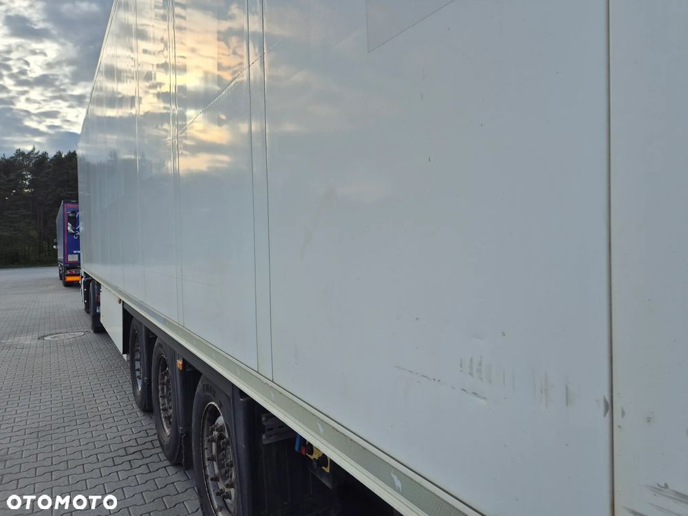 Schmitz Cargobull Vector 1950 MULTITEMPERATURA NOWE OPONY 100% / ŚCIANA GRODZIOWA / DOPPEL STOCK / BELKI / PODNOSZONA OŚ / z Niemiec / 2015 / CARRIER CHŁODNIA CHLODNIA LODÓWKA PODWÓJNY ZAŁADUNEK PIĘTROWA - 32