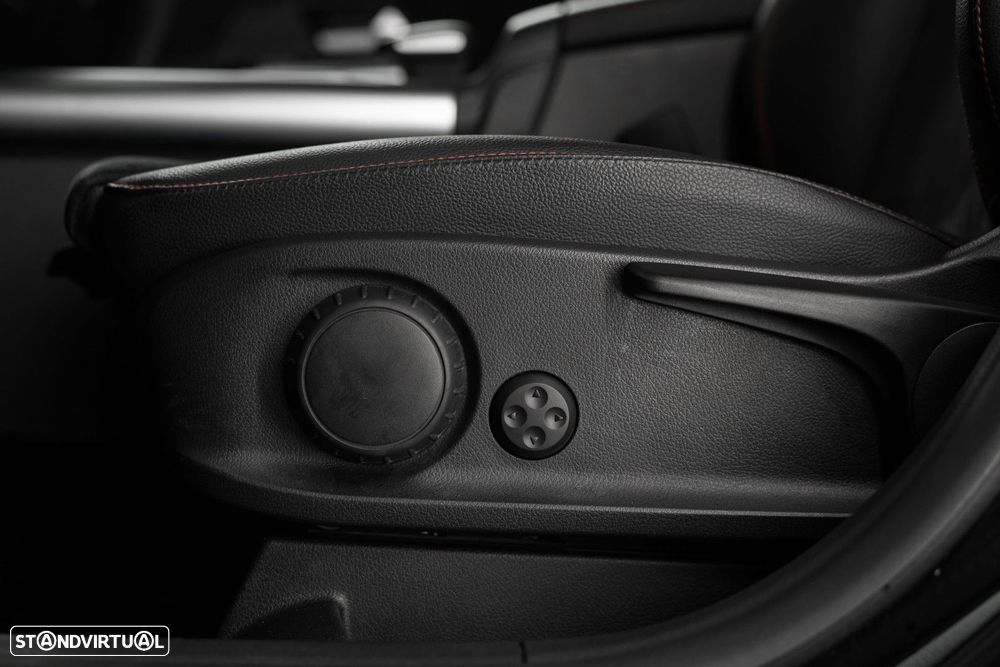 Mercedes-Benz GLA 250 e 8G-DCT AMG Line - 48