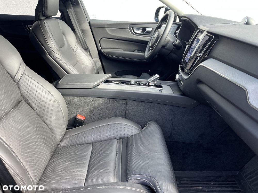 Volvo XC 60 - 30