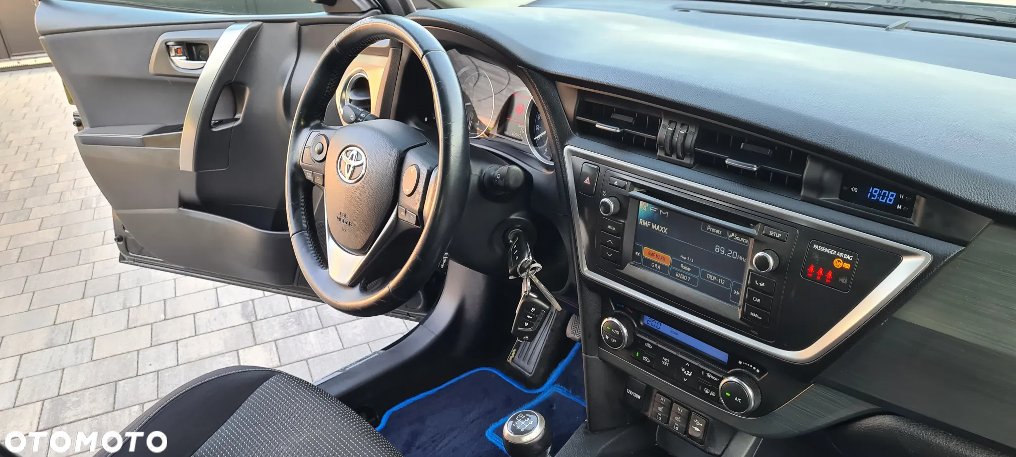 Toyota Auris 1.6 Premium - 29