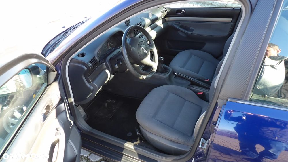 Audi A4 Limousine - 15