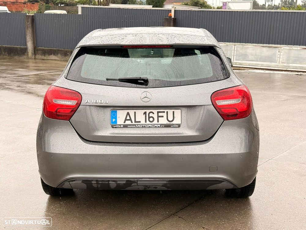 Mercedes-Benz A 180 Limousine - 11