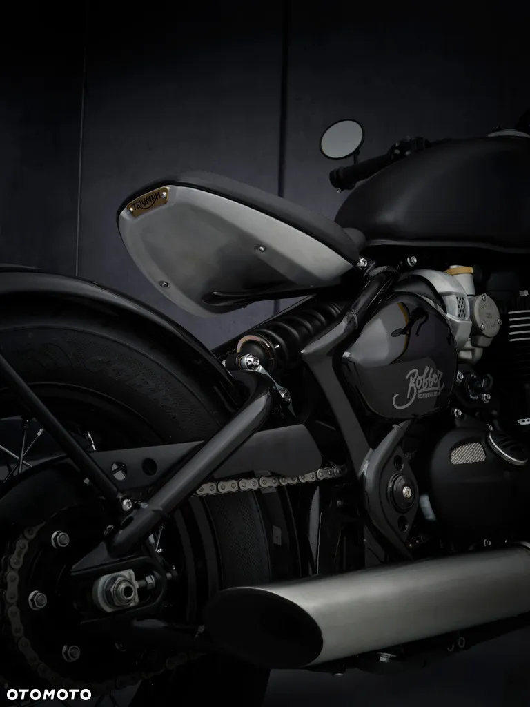 Triumph Bonneville Bobber - 6