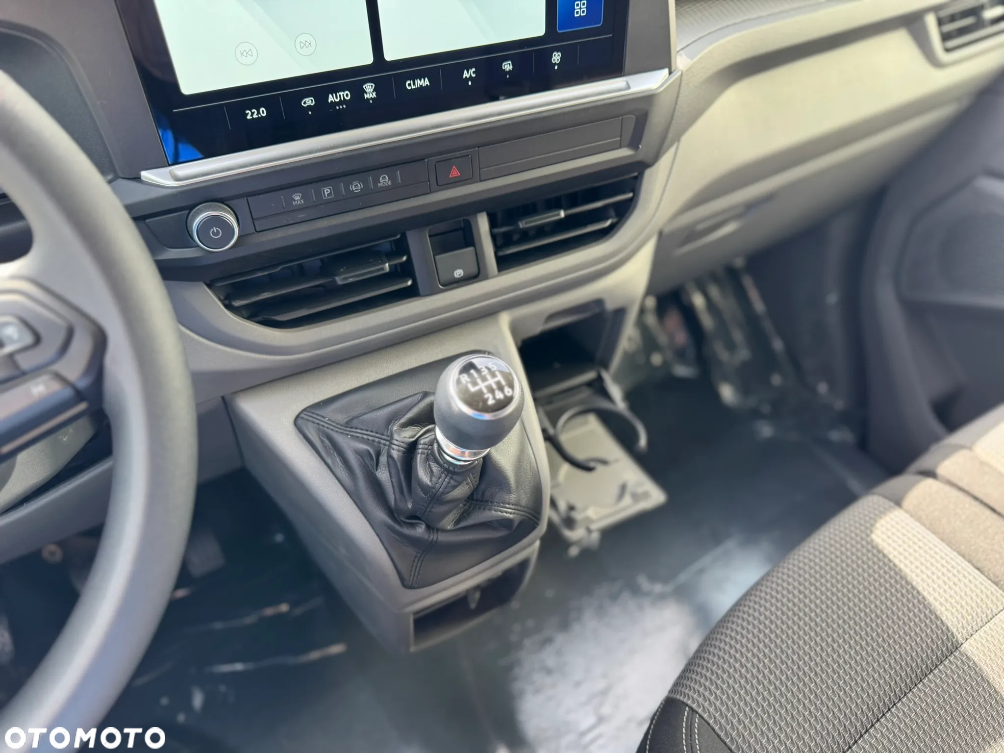 Volkswagen Nowy Transporter - 19