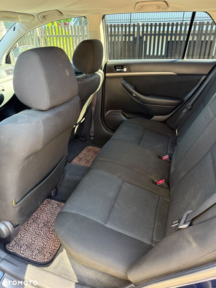 Toyota Avensis 2.2 D-CAT Sol plus NAVI - 6