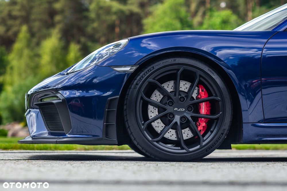 Porsche 718 Cayman GPF GT4 - 10