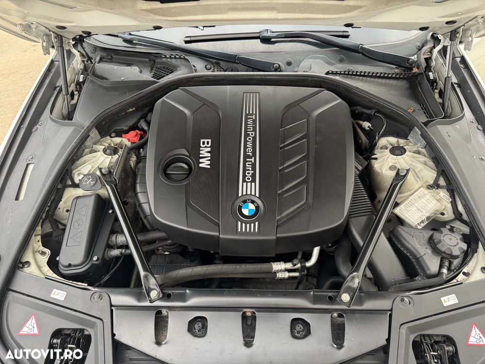 BMW Seria 5 525d Sport-Aut. - 41