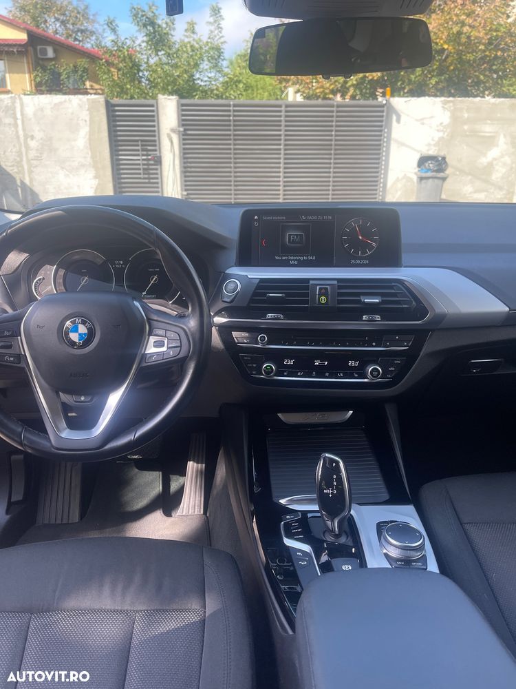 BMW X3 xDrive20i Aut. Advantage - 19