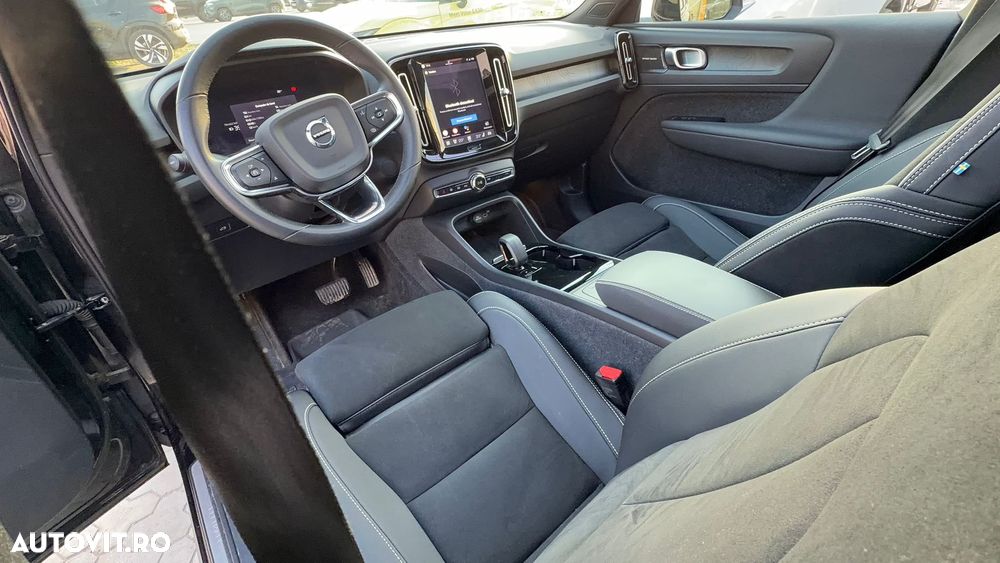 Volvo XC 40 Recharge Twin Motor AWD Ultimate - 9