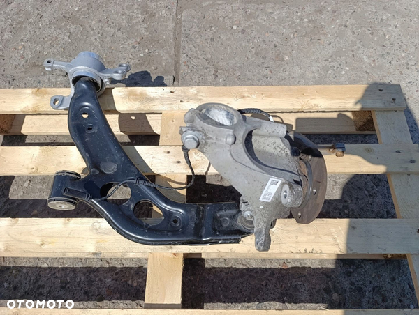 BMW F45 F46 F48 LEWA PRZEDNIA ZWROTNICA WAHACZ 6870837