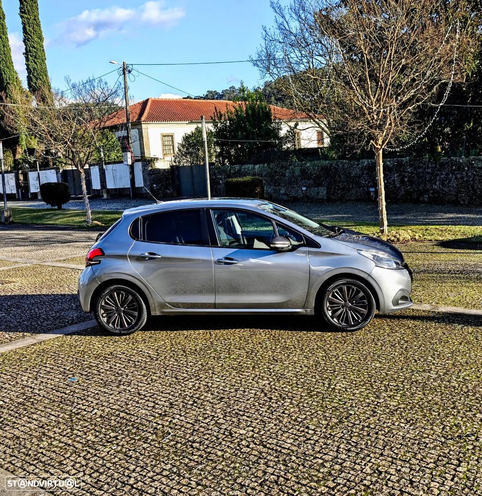 Peugeot 208 PureTech 110 Stop & Start Signature - 4