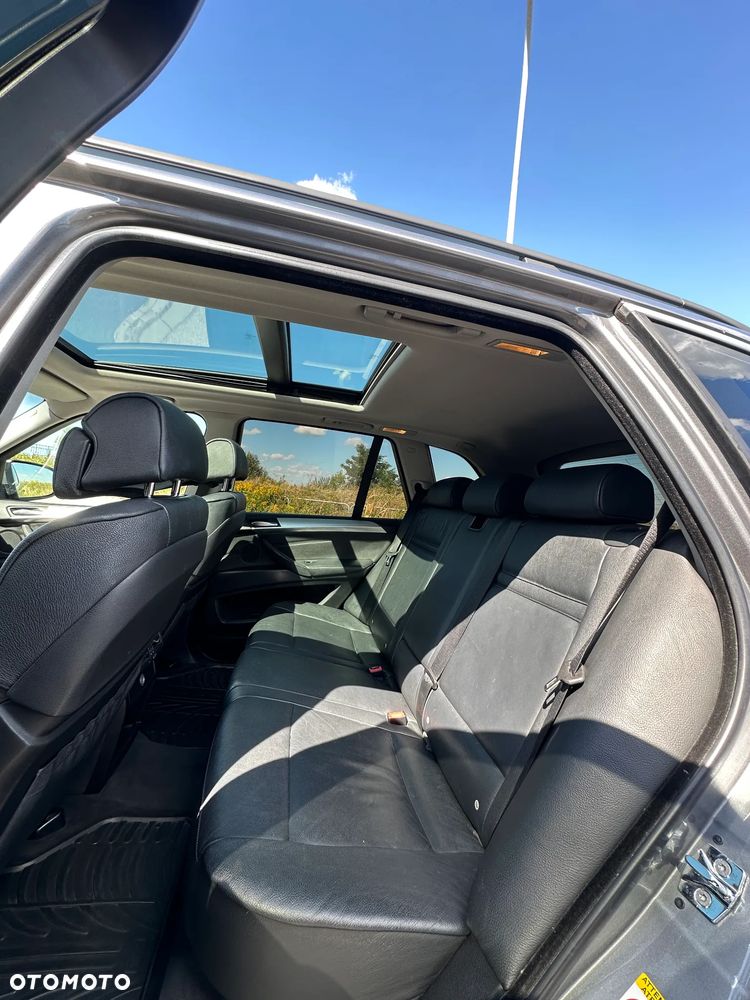 BMW X5 4.8i xDrive - 18